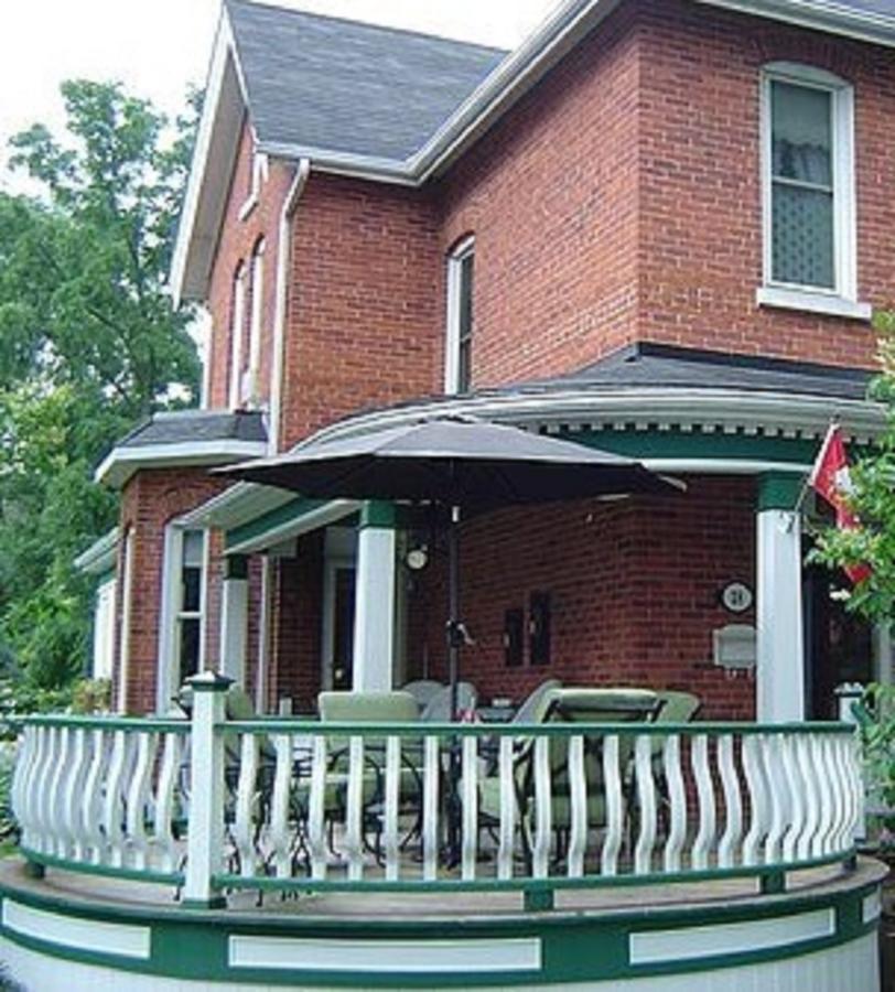 Clydesdale House Bed and Breakfast Barrie Buitenkant foto