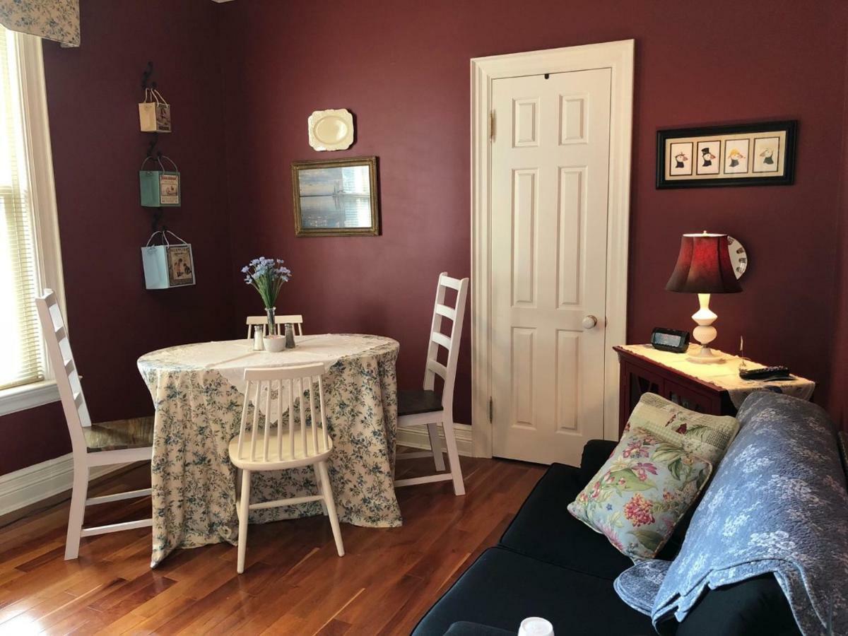 Clydesdale House Bed and Breakfast Barrie Buitenkant foto